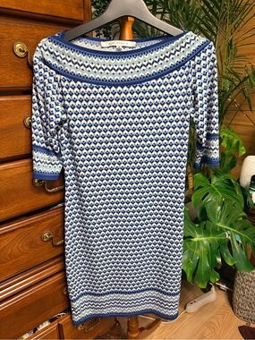 💕 3 for $25 sale Max Studios Blue and White midi sheath Geometric Dress